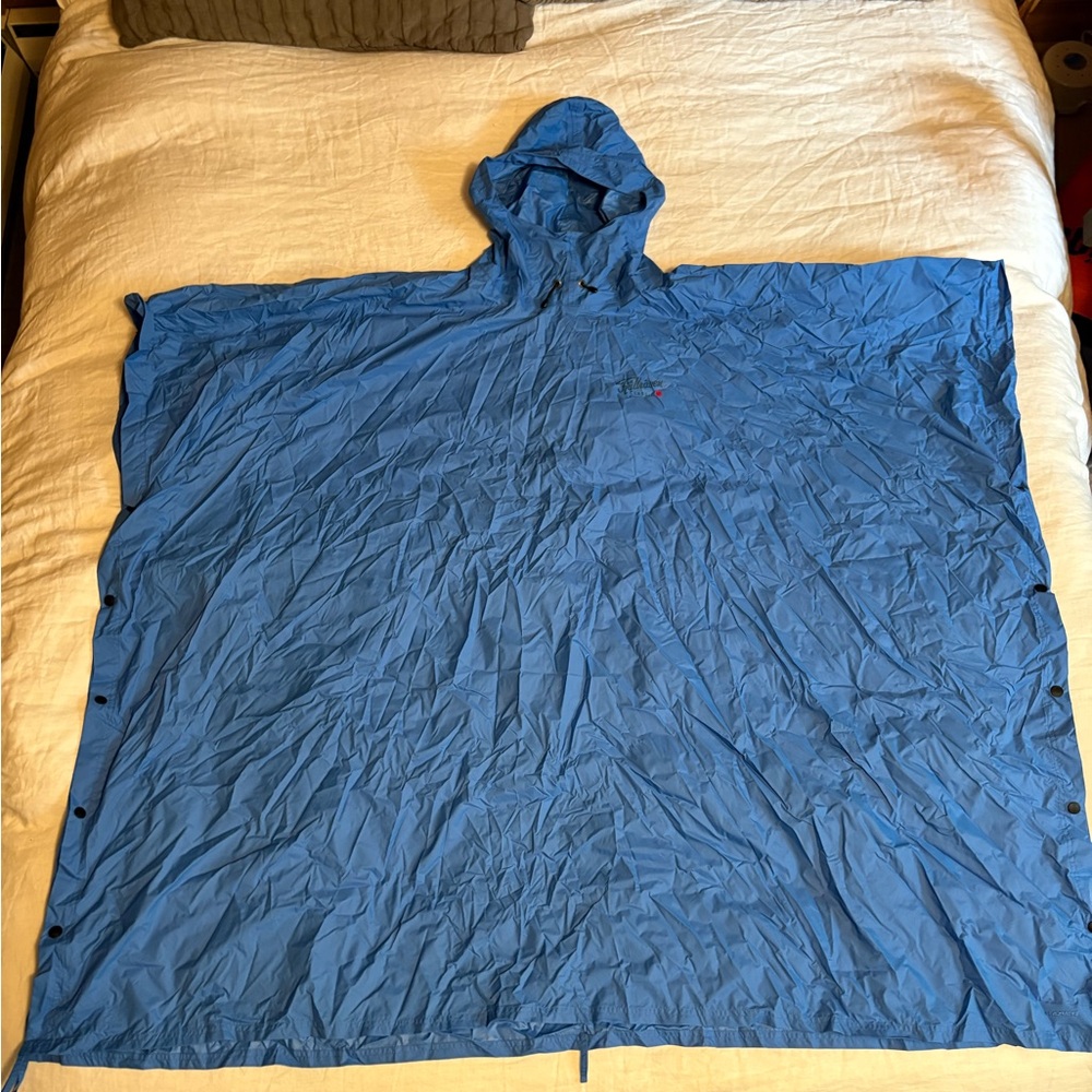 Fjällräven Classic Poncho – Rare Model 08261 – Blue – Like New